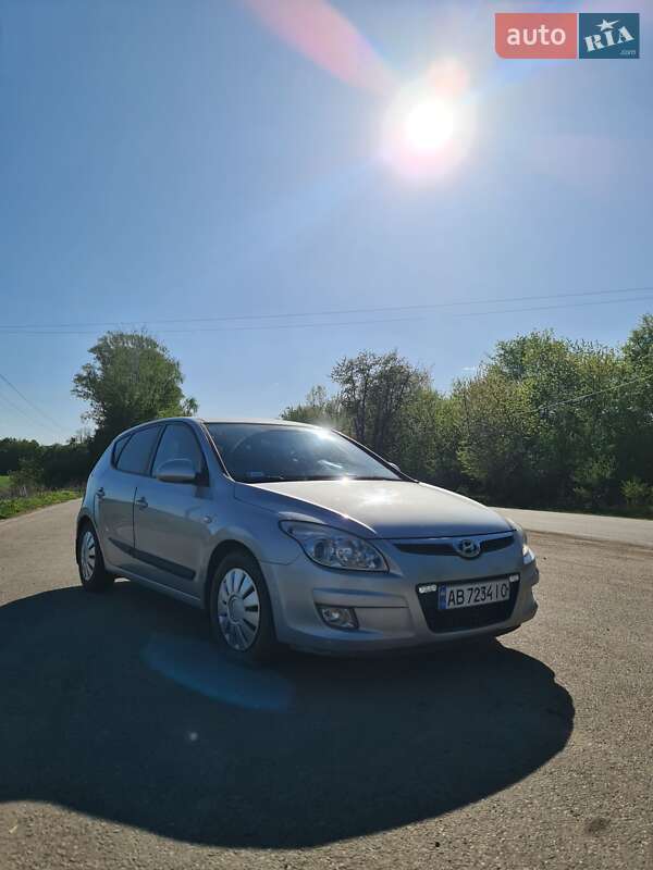 Хэтчбек Hyundai i30 2007 в Вороновице