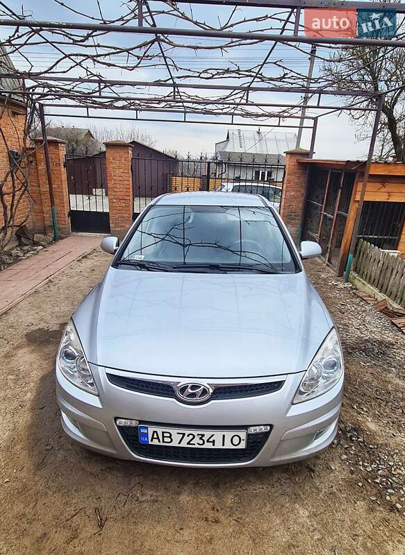 Хэтчбек Hyundai i30 2007 в Вороновице
