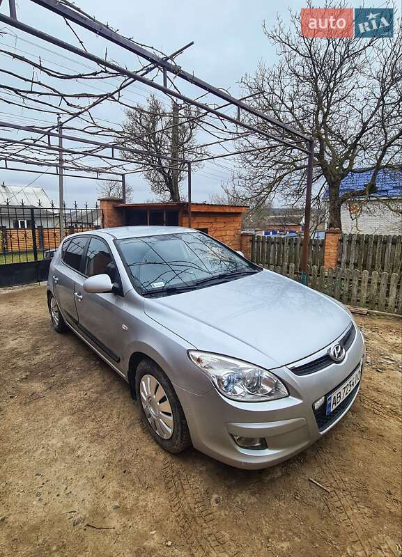 Хэтчбек Hyundai i30 2007 в Вороновице