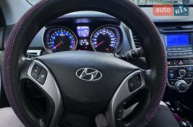 Хетчбек Hyundai i30 2013 в 