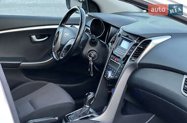 Хетчбек Hyundai i30 2013 в 