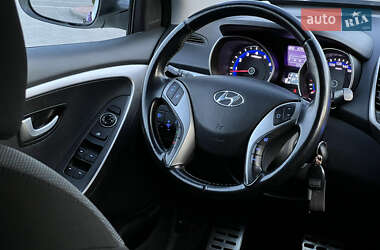 Хетчбек Hyundai i30 2013 в 