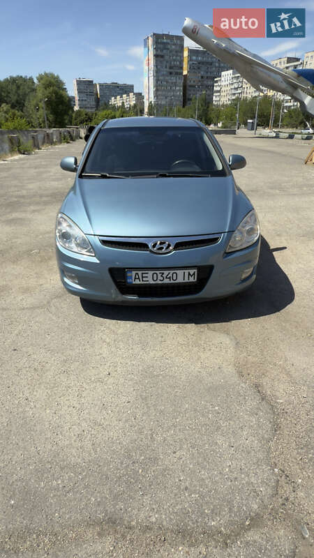 Хэтчбек Hyundai i30 2008 в 