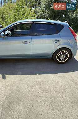 Хэтчбек Hyundai i30 2008 в 