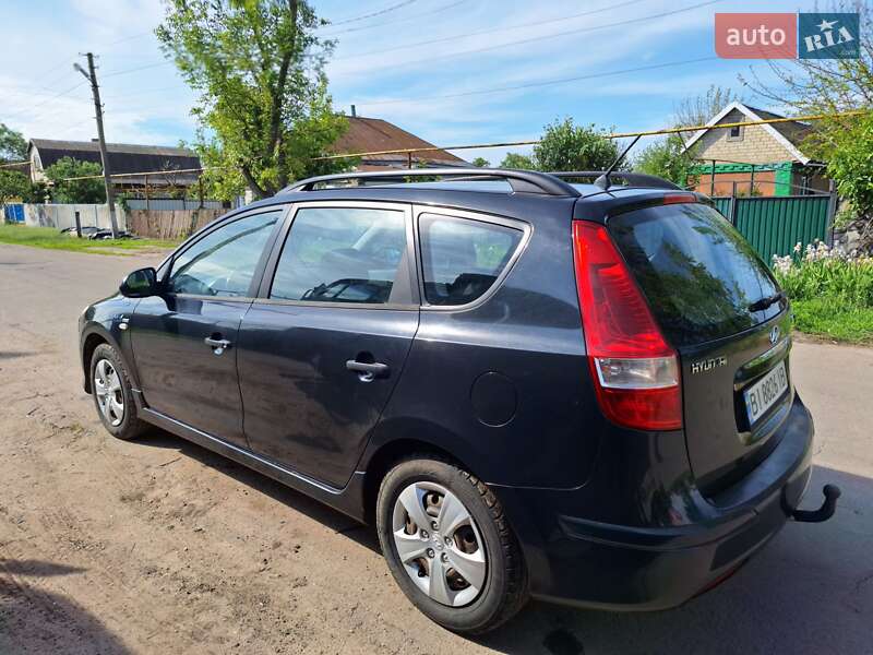 Универсал Hyundai i30 2010 в Глобине