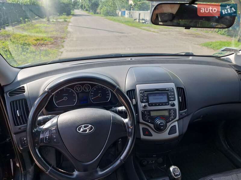 Универсал Hyundai i30 2010 в Глобине