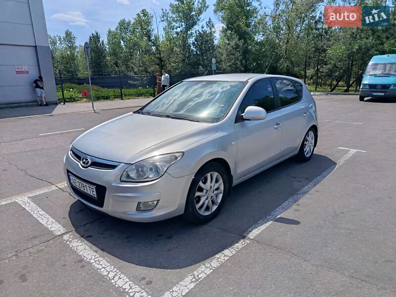 Хетчбек Hyundai i30 2007 в 