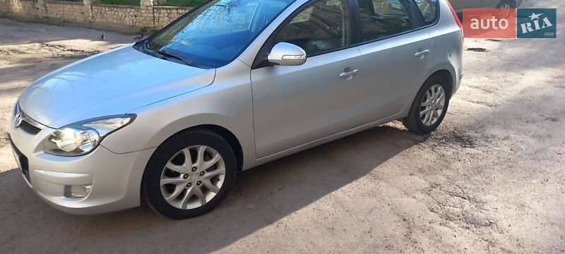 Универсал Hyundai i30 2008 в Тернополе