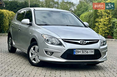 Хэтчбек Hyundai i30 2011 в Одессе