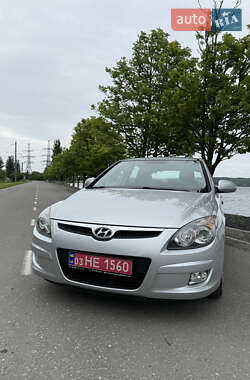 Хэтчбек Hyundai i30 2009 в 