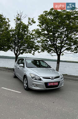 Хэтчбек Hyundai i30 2009 в Бурштыне