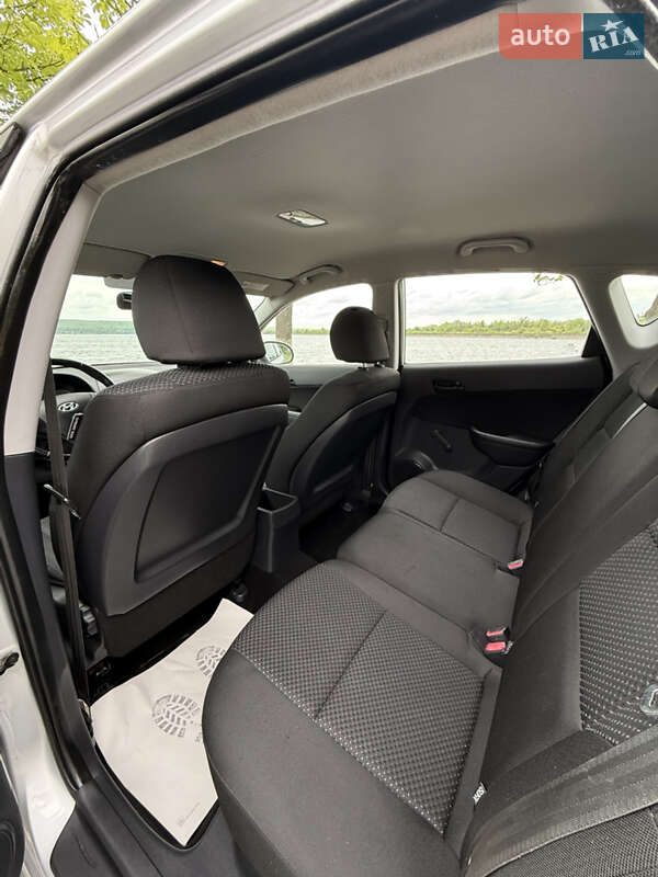 Хэтчбек Hyundai i30 2009 в Бурштыне