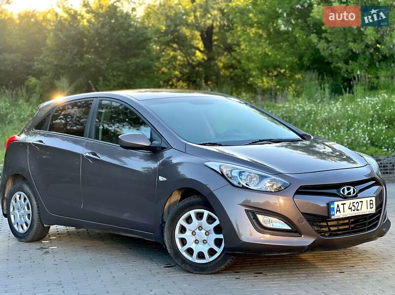 Хэтчбек Hyundai i30 2013 в 