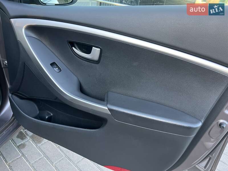 Хэтчбек Hyundai i30 2013 в Ивано-Франковске