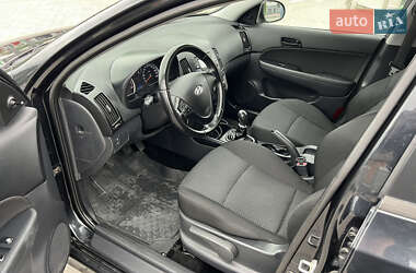 Хетчбек Hyundai i30 2010 в 