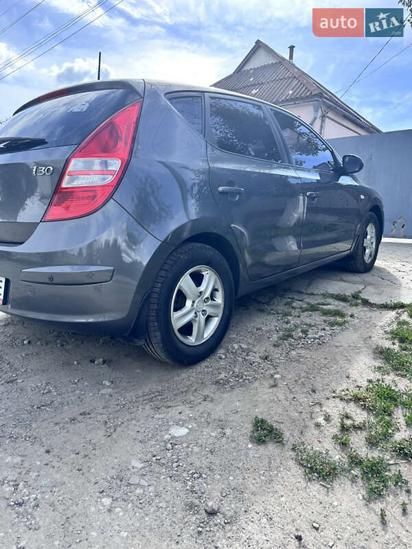 Хетчбек Hyundai i30 2008 в Дніпрі
