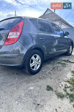 Хетчбек Hyundai i30 2008 в 