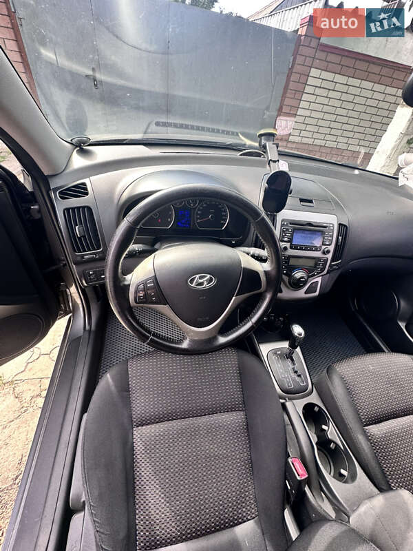 Хетчбек Hyundai i30 2008 в Дніпрі