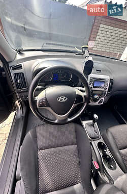 Хетчбек Hyundai i30 2008 в 