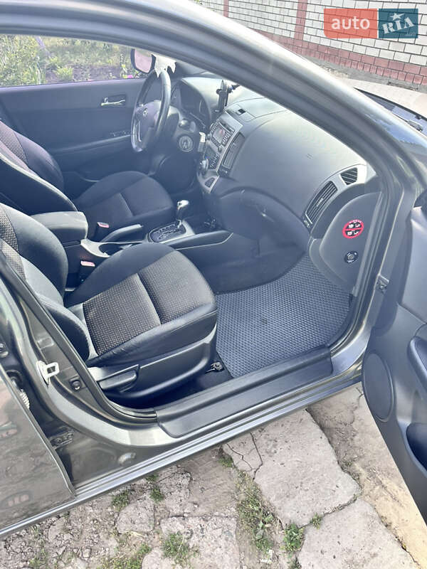 Хетчбек Hyundai i30 2008 в Дніпрі