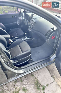 Хетчбек Hyundai i30 2008 в 