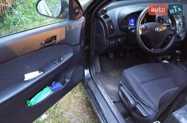 Хэтчбек Hyundai i30 2009 в 