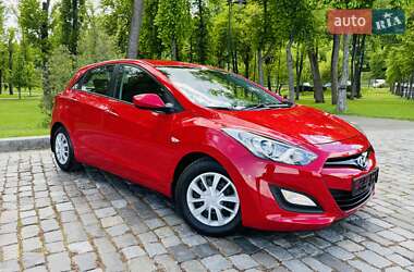 Хетчбек Hyundai i30 2013 в 