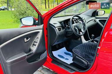 Хетчбек Hyundai i30 2013 в 