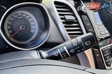Хетчбек Hyundai i30 2013 в 
