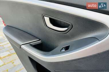 Хетчбек Hyundai i30 2013 в 