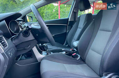 Хетчбек Hyundai i30 2013 в 