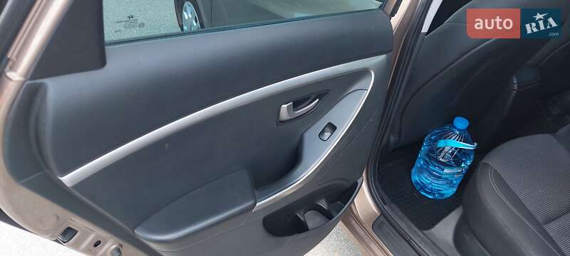 Універсал Hyundai i30 2013 в Запоріжжі