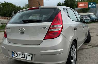 Хэтчбек Hyundai i30 2009 в 