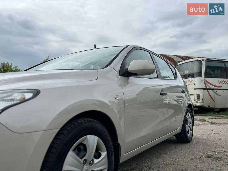 Хэтчбек Hyundai i30 2009 в Хмельницком