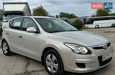 Хэтчбек Hyundai i30 2009 в 