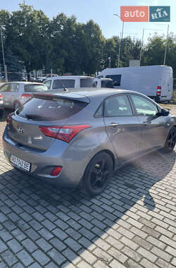 Хэтчбек Hyundai i30 2013 в 