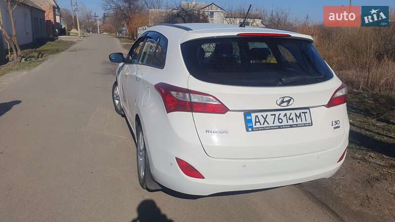 Универсал Hyundai i30 2013 в Змиеве фото 10 Универсал Hyundai i30 2013 в Змиеве
