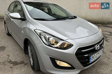Хэтчбек Hyundai i30 2016 в Черновцах