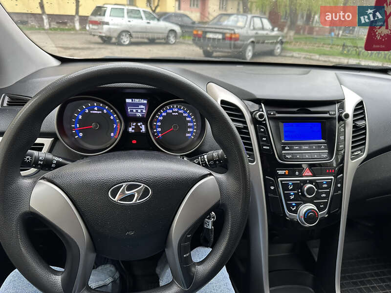 Хэтчбек Hyundai i30 2016 в Черновцах