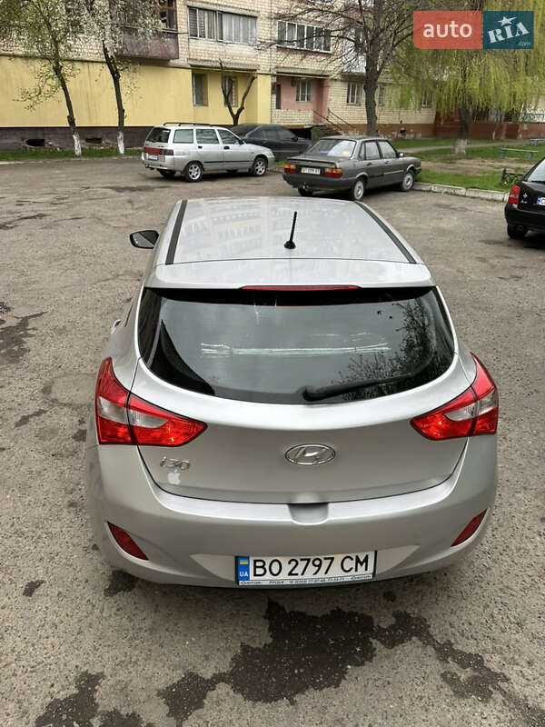 Хэтчбек Hyundai i30 2016 в Черновцах
