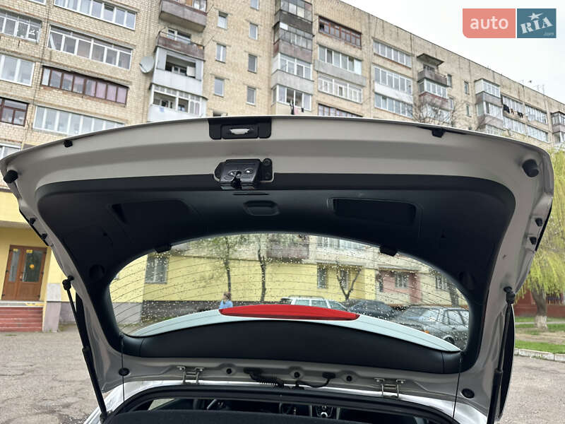 Хэтчбек Hyundai i30 2016 в Черновцах