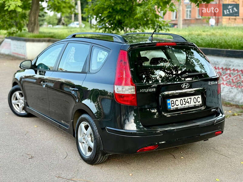 Хэтчбек Hyundai i30 2010 в Кропивницком