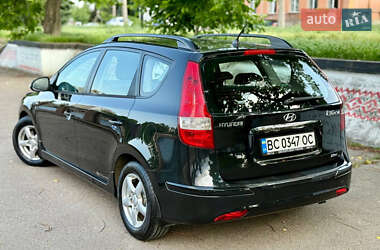 Хэтчбек Hyundai i30 2010 в 