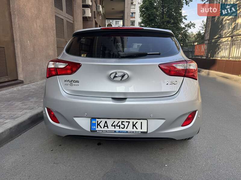 Хэтчбек Hyundai i30 2012 в Киеве