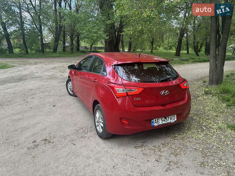 Хэтчбек Hyundai i30 2012 в Днепре