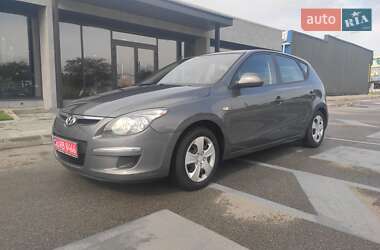 Хэтчбек Hyundai i30 2009 в 