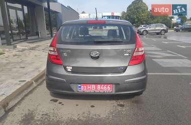 Хэтчбек Hyundai i30 2009 в 