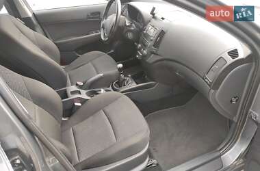 Хэтчбек Hyundai i30 2009 в 