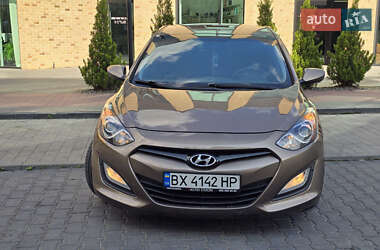 Хэтчбек Hyundai i30 2014 в Черновцах