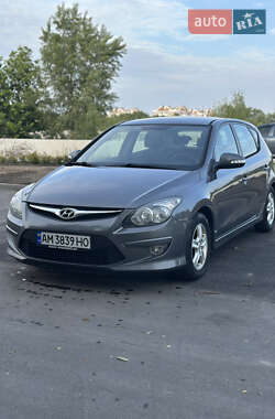 Хэтчбек Hyundai i30 2010 в Киеве